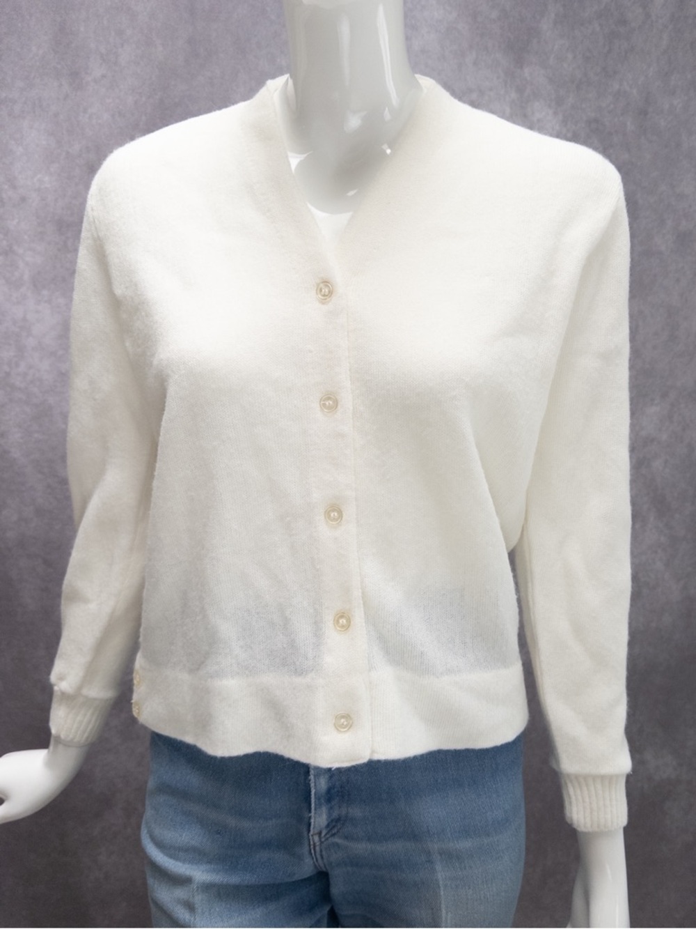 Vintage 60s Lacoste Haymaker White Orlon‎ Acrylic Cardigan Sweater Size 38
